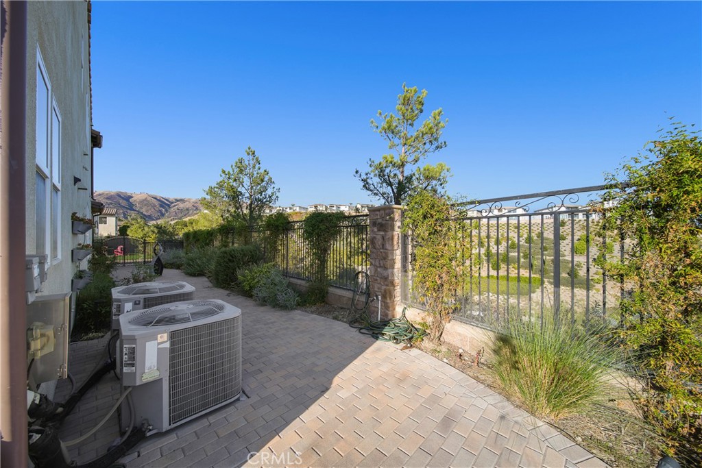 11662 North Ricasoli Way Porter Ranch, CA 91326 - Photo 12 of 75