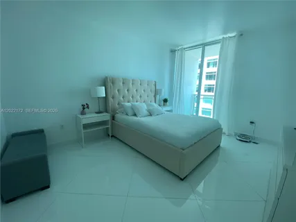 $718,000 | 950 Brickell Bay Drive, Unit 2206, Miami, FL 33131