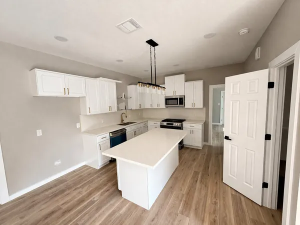 $1,950 | 1422 West Willis Street, Unit A, Alvin, TX 77511