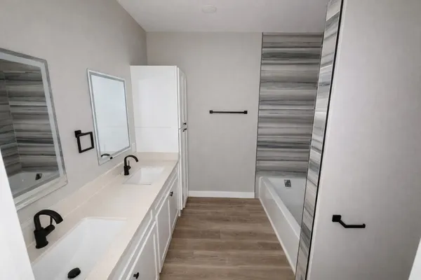 $1,950 | 1422 West Willis Street, Unit A, Alvin, TX 77511