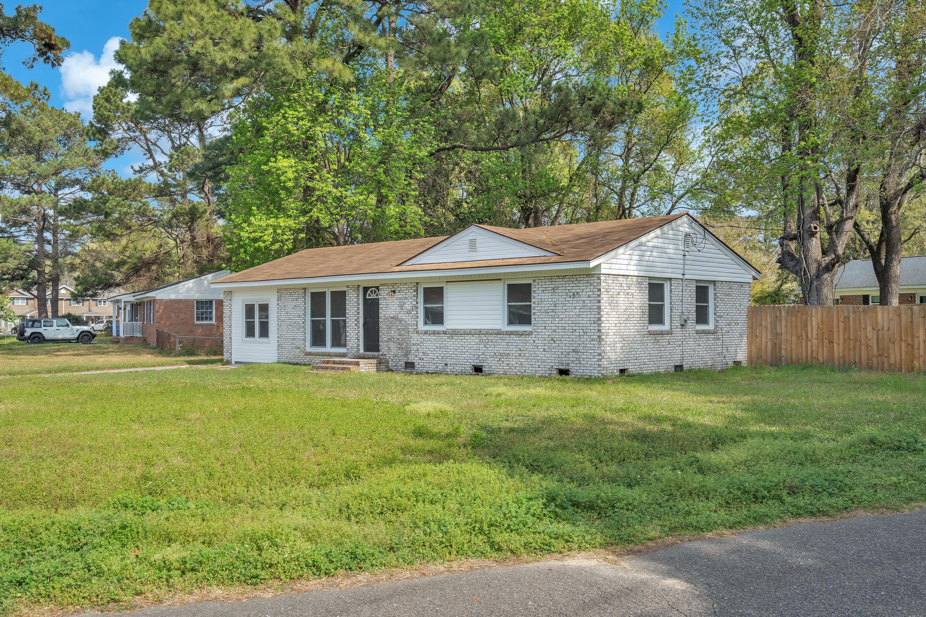 1847 Mepkin Road Charleston, SC 29407 - Photo 7 of 33 Front Corner