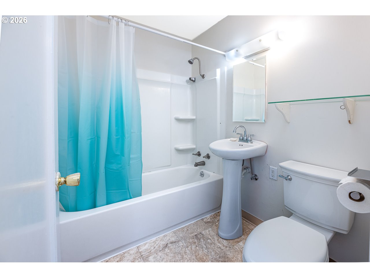 1404 Centennial Boulevard Springfield, OR 97477 - Photo 22 of 32 Bathroom