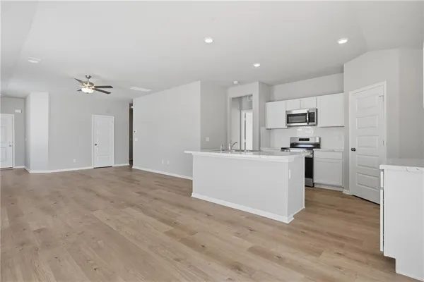 $352,445 | 19459 Lincoln Street, Spring Hill, KS 66083