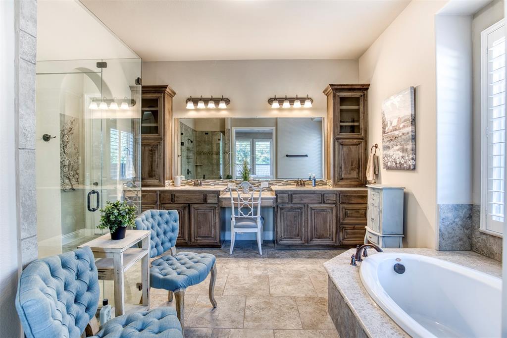 7760 Hackamore Street Frisco, TX 75036 - Photo 18 of 40 Garden tub, separate shower, dual sinks, & plenty of storage.