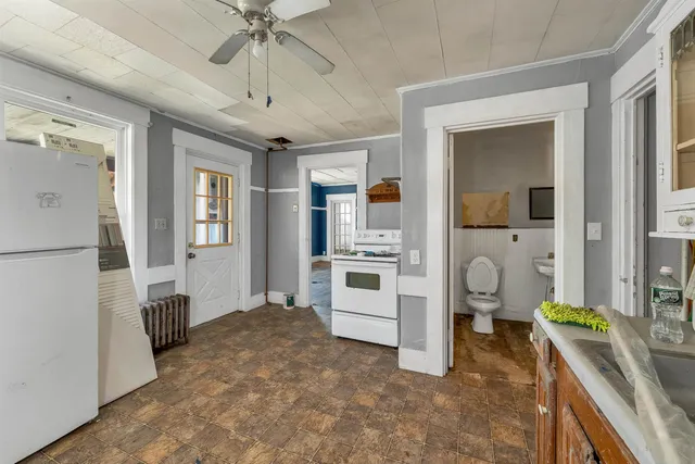 $180,000 | 39 Elm Street, Lancaster, NH 03584