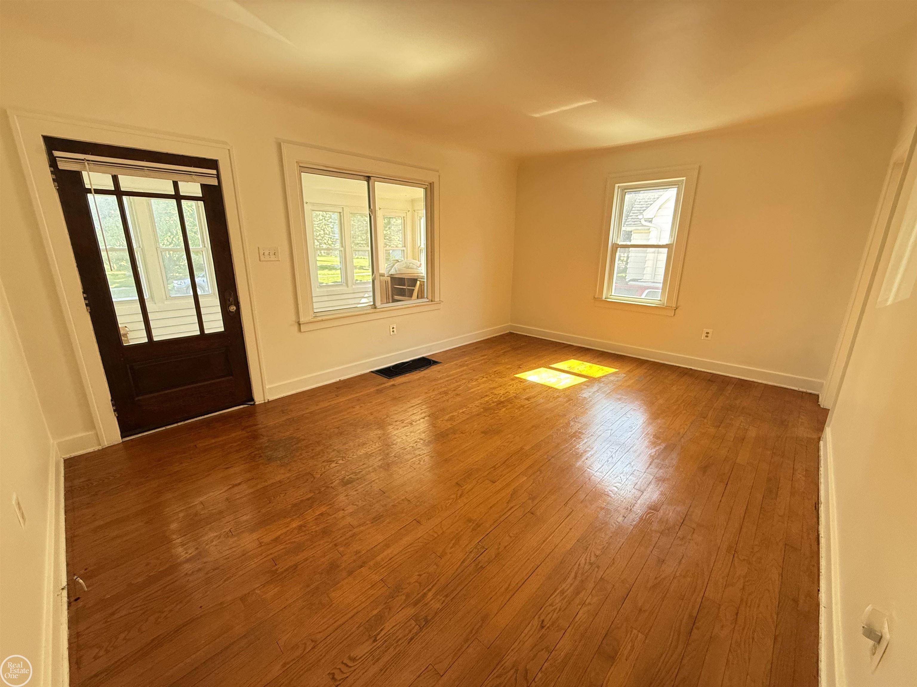 33 High Street Mount Clemens, MI 48043 - Photo 9 of 28