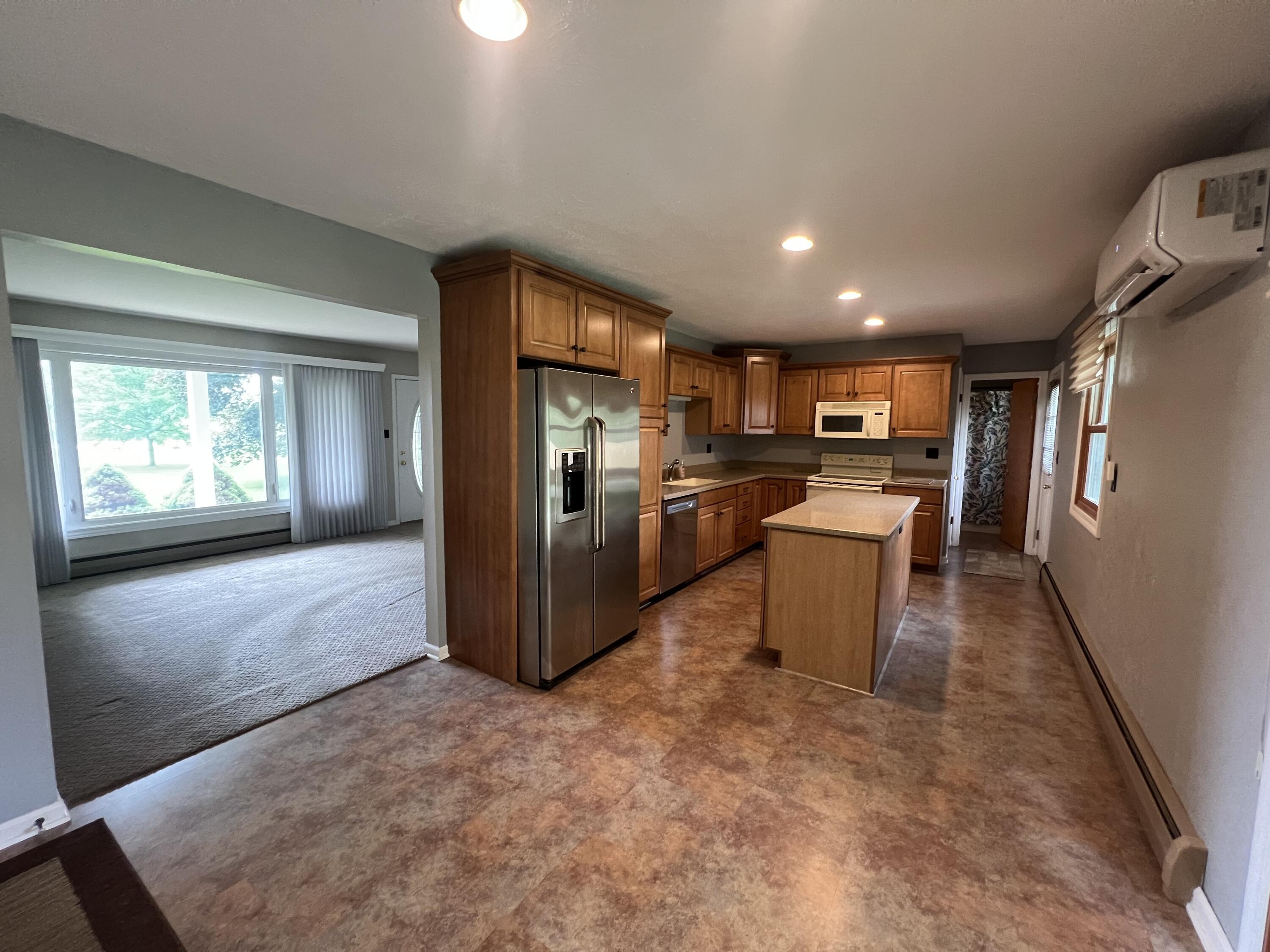 152 West Chicago Road Coldwater, MI 49036 - Photo 3 of 25 IMG_6741