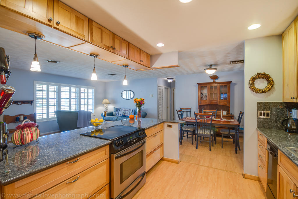 708 Northwest 7th Street Boca Raton, FL 33486 - Photo 11 of 29 708 NW 7th Street - Boca Raton-11