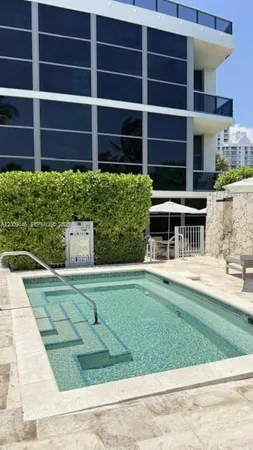 $17,000 | 5875 Collins Avenue, Unit 708, Miami Beach, FL 33140