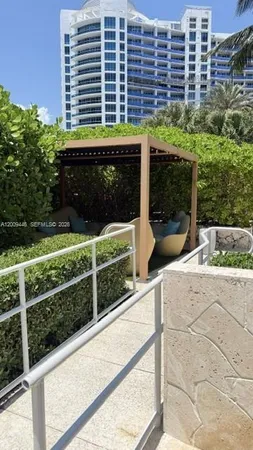 $17,000 | 5875 Collins Avenue, Unit 708, Miami Beach, FL 33140