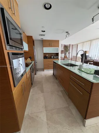 $17,000 | 5875 Collins Avenue, Unit 708, Miami Beach, FL 33140