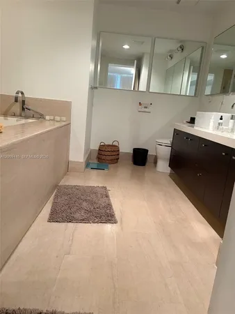 $17,000 | 5875 Collins Avenue, Unit 708, Miami Beach, FL 33140