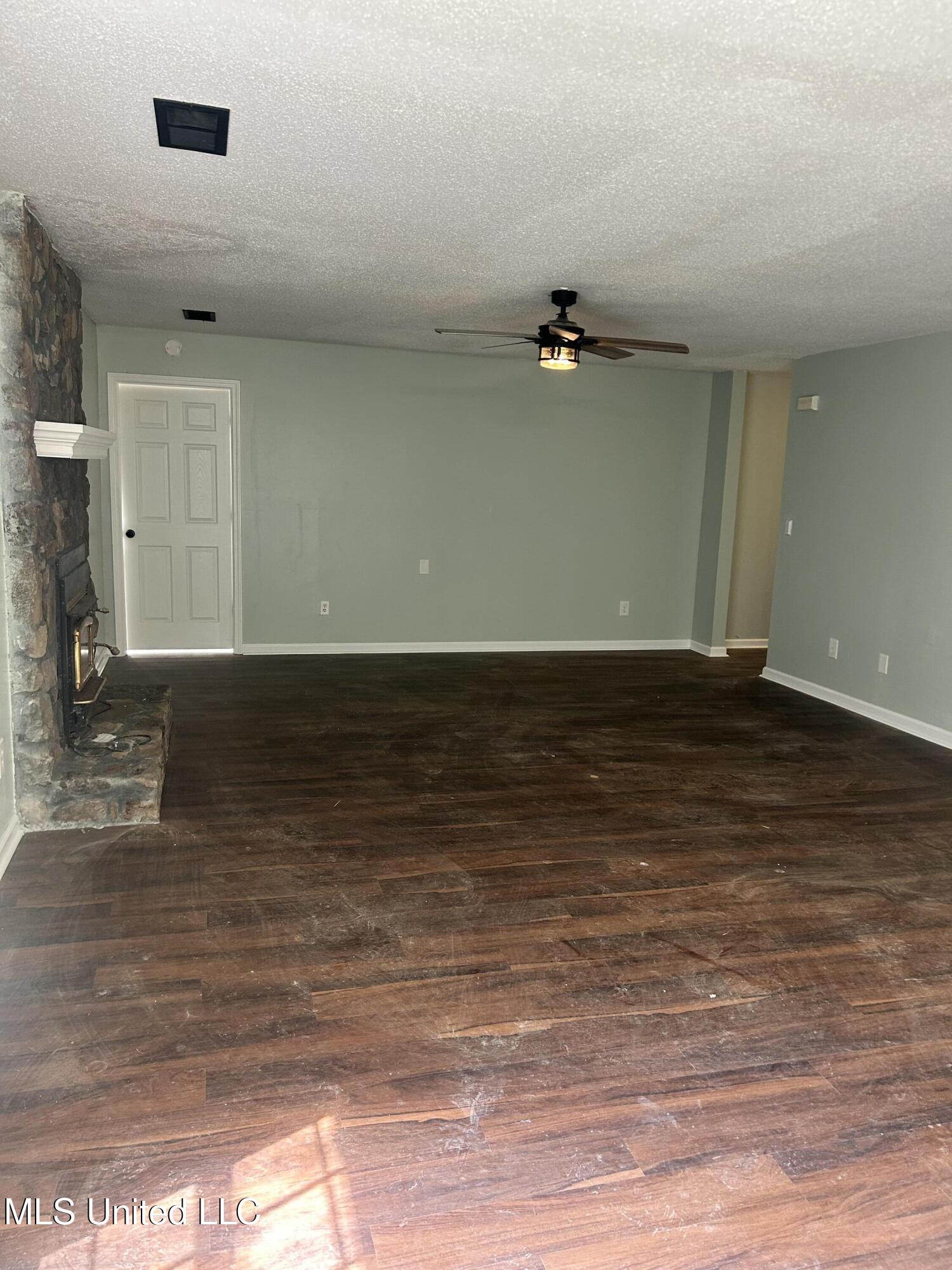 182 Chulahoma Road Holly Springs, MS 38635 - Photo 20 of 29 Living room view