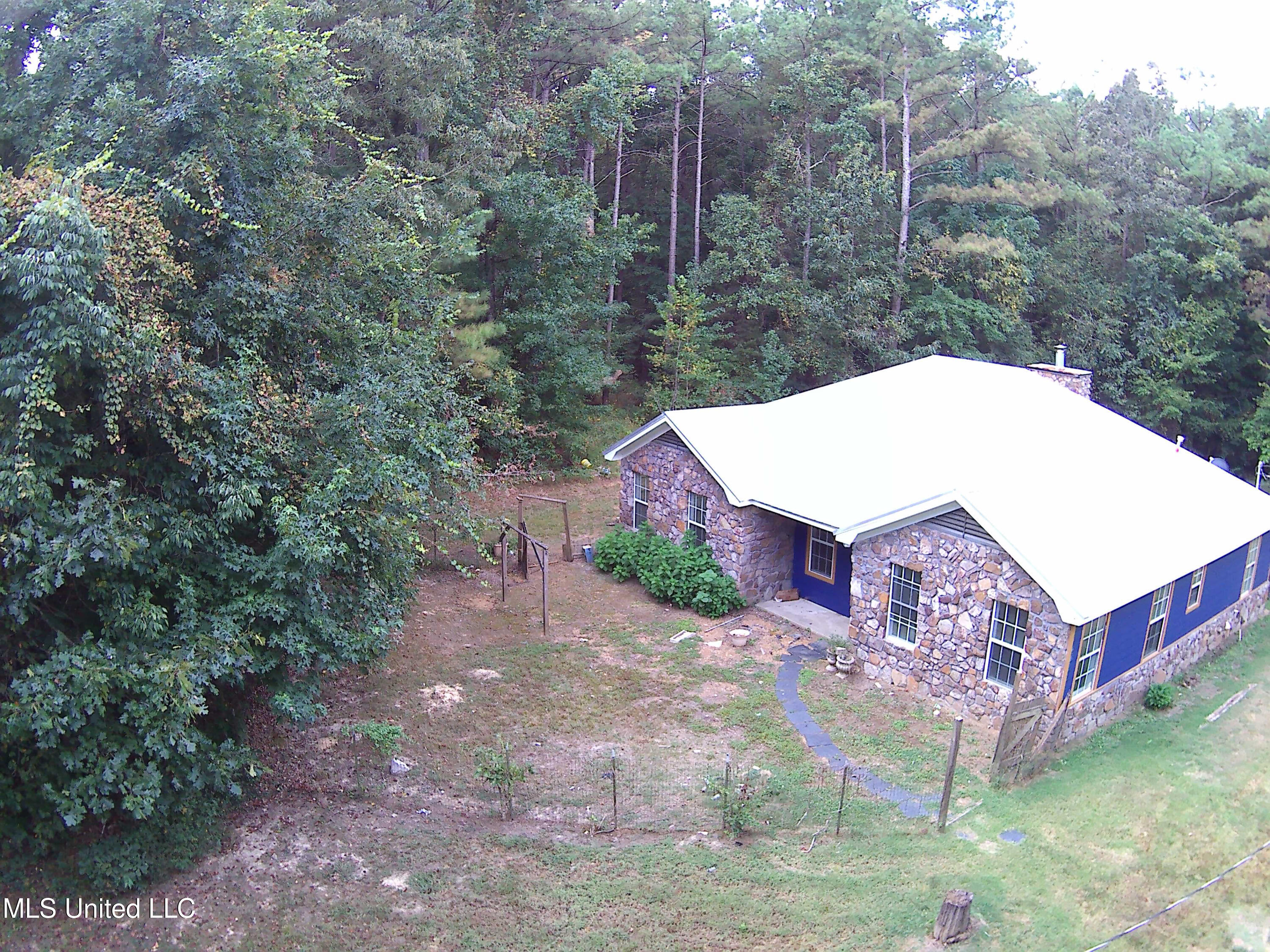 182 Chulahoma Road Holly Springs, MS 38635 - Photo 2 of 29 20250903122353A