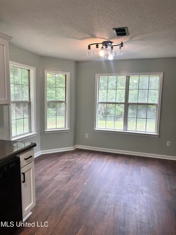 $280,000 | 182 Chulahoma Road, Holly Springs, MS 38635