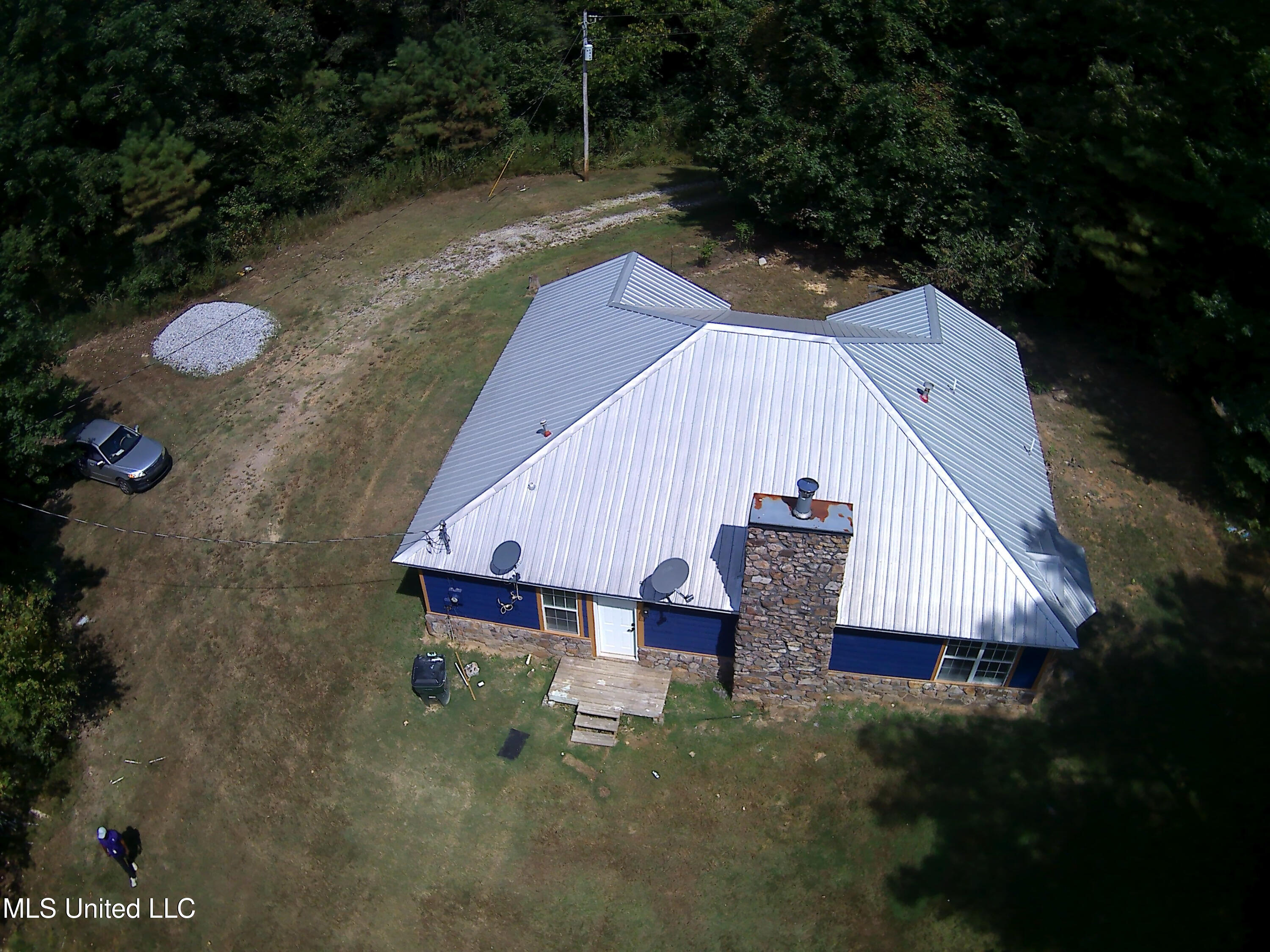 182 Chulahoma Road Holly Springs, MS 38635 - Photo 27 of 29 Back of home view of drive way