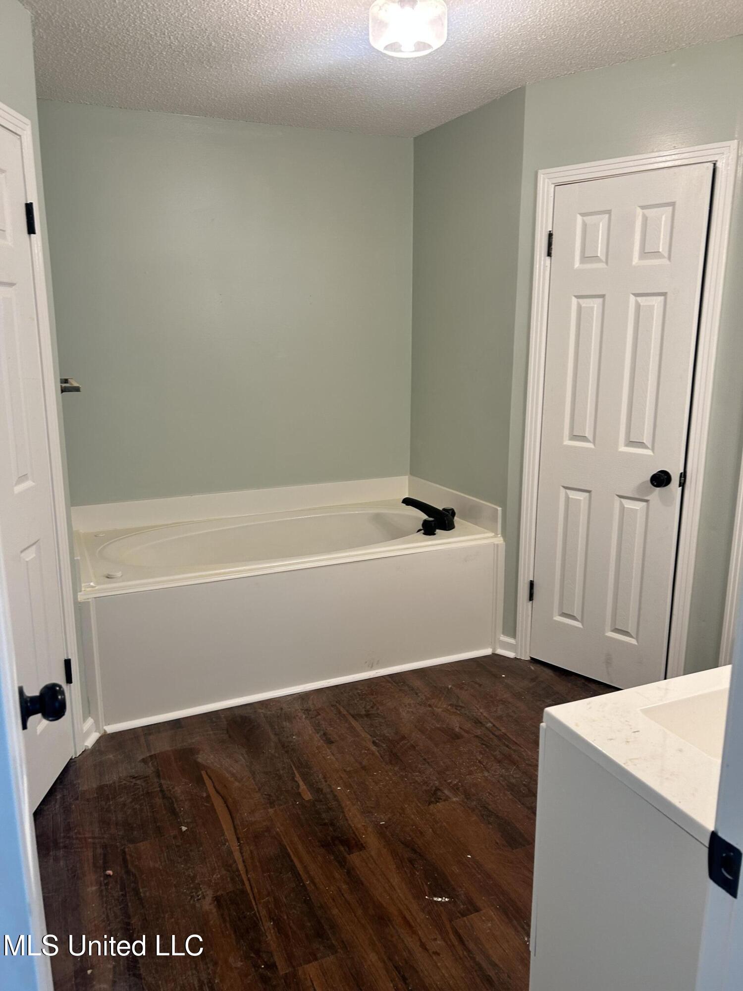 182 Chulahoma Road Holly Springs, MS 38635 - Photo 10 of 29 Primary Bath