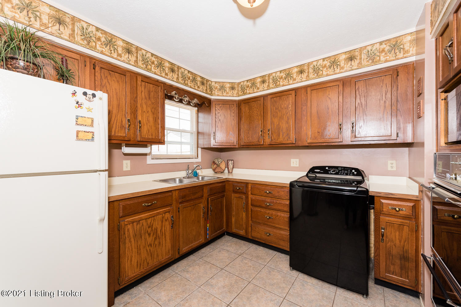 402 Mac Brae Road Louisville, KY 40214 - Photo 7 of 34 402 Mac Brae (31 of 34)