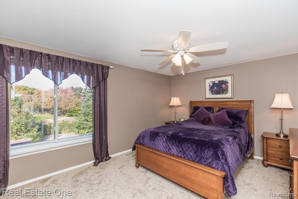 2326 Highsplint Drive Rochester, MI 48307 - Photo 16 of 32 MASTER SUITE WITH LARGE WINDOW