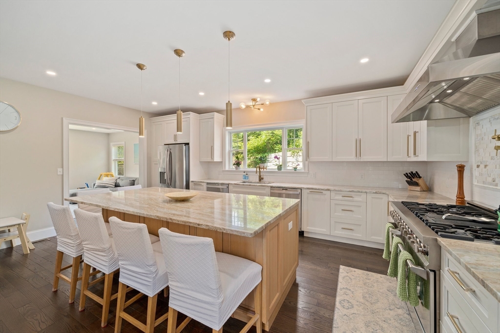 684 Holly Road Marshfield, MA 02050 - Photo 7 of 42 Gallery Image 7
