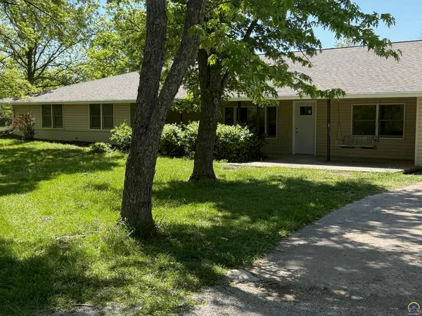 $449,900 | 10819 T2 Lane, Hoyt, KS 66440