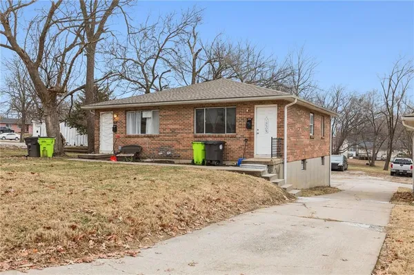 $650,000 | 206-216 East South Avenue, Belton, MO 64012