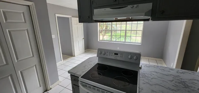 $700,000 | 7115-7117 Thomasville Road, Tallahassee, FL 32312