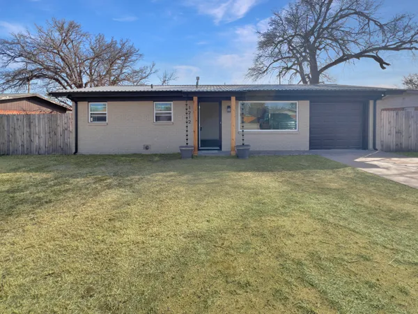 $160,000 | 1212 9th Street, Shallowater, TX 79363