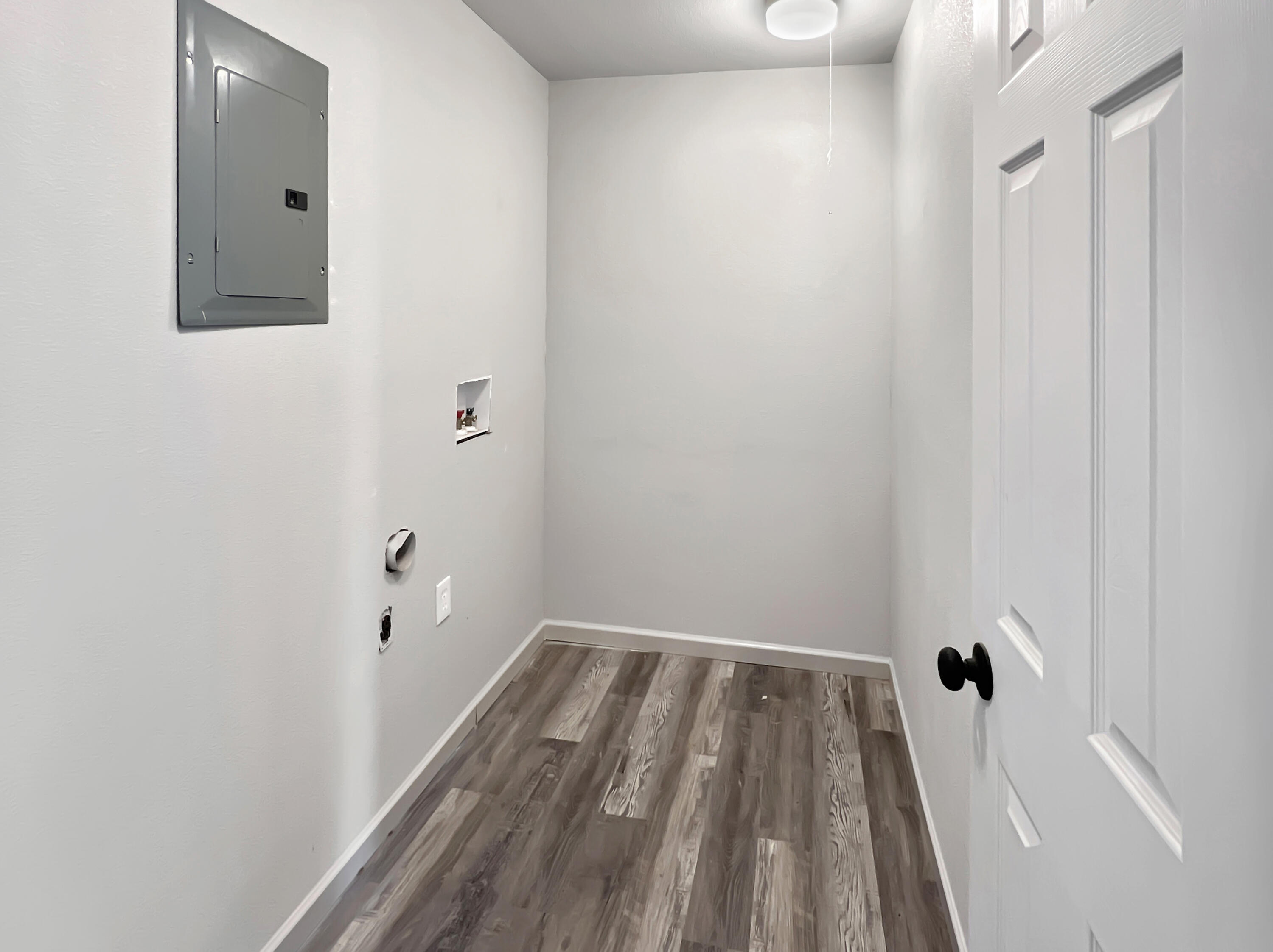 1212 9th Street Shallowater, TX 79363 - Photo 18 of 21 Utility Room