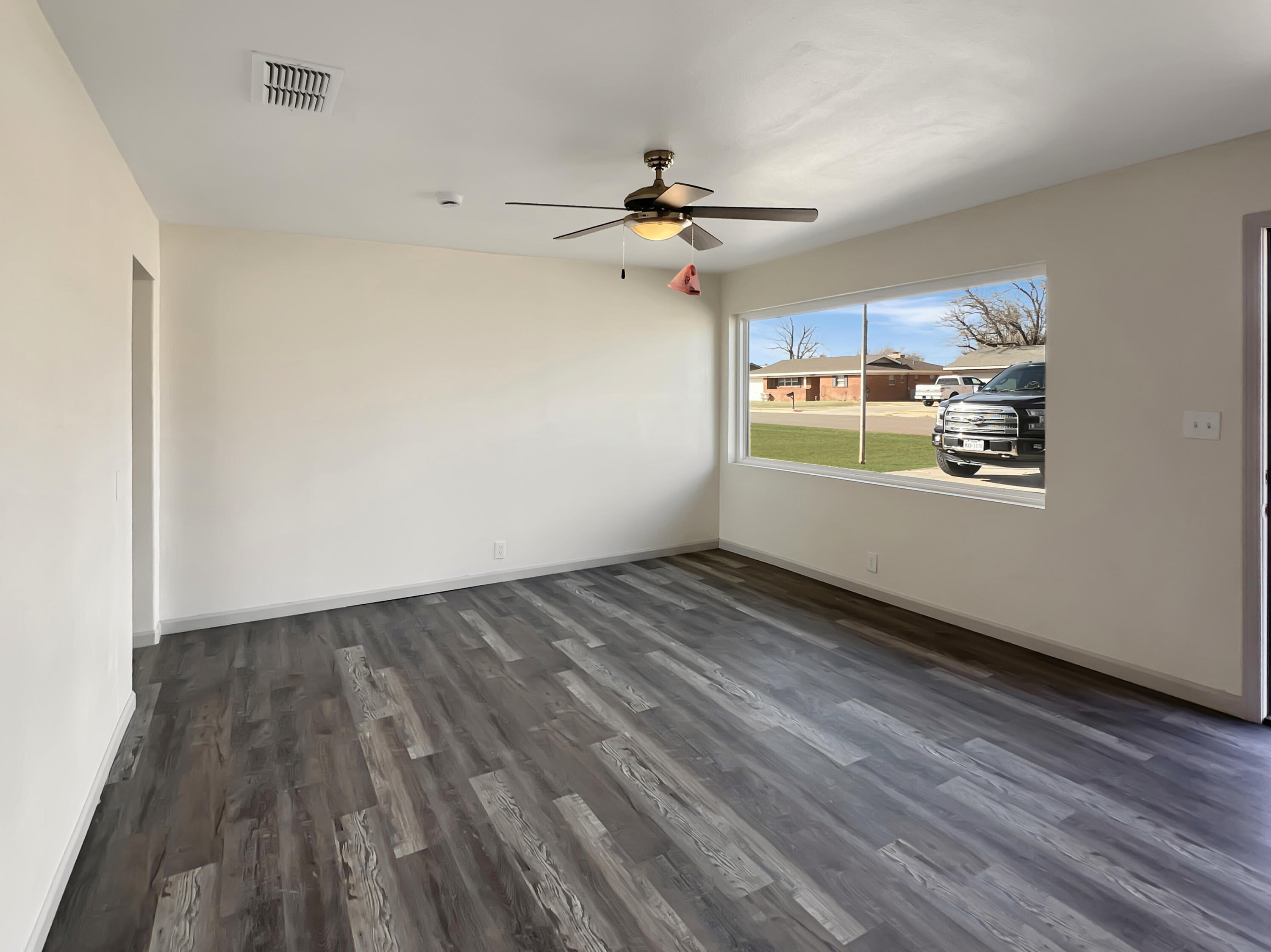 1212 9th Street Shallowater, TX 79363 - Photo 2 of 21 Living Room & Entry