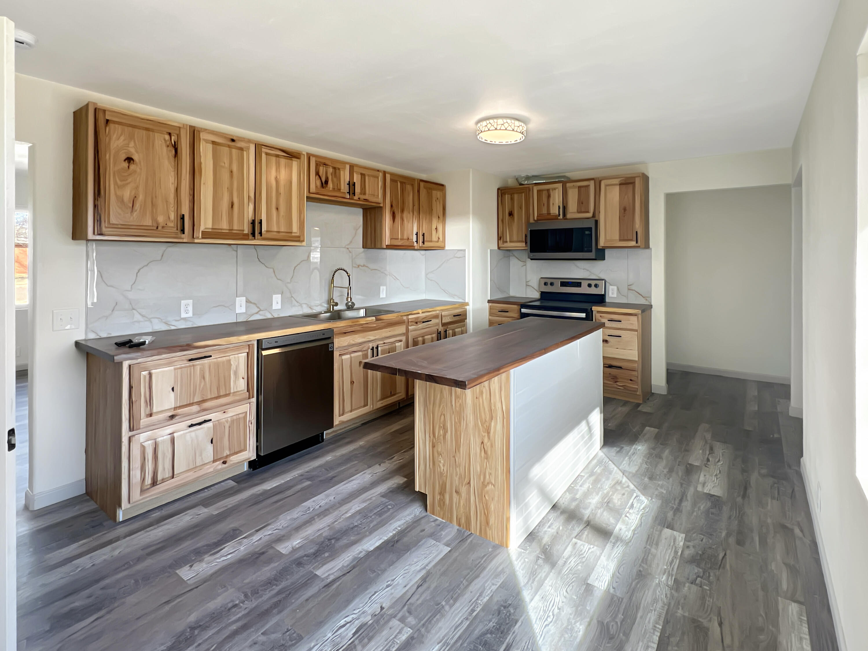 1212 9th Street Shallowater, TX 79363 - Photo 5 of 21 Kitchen/Dining