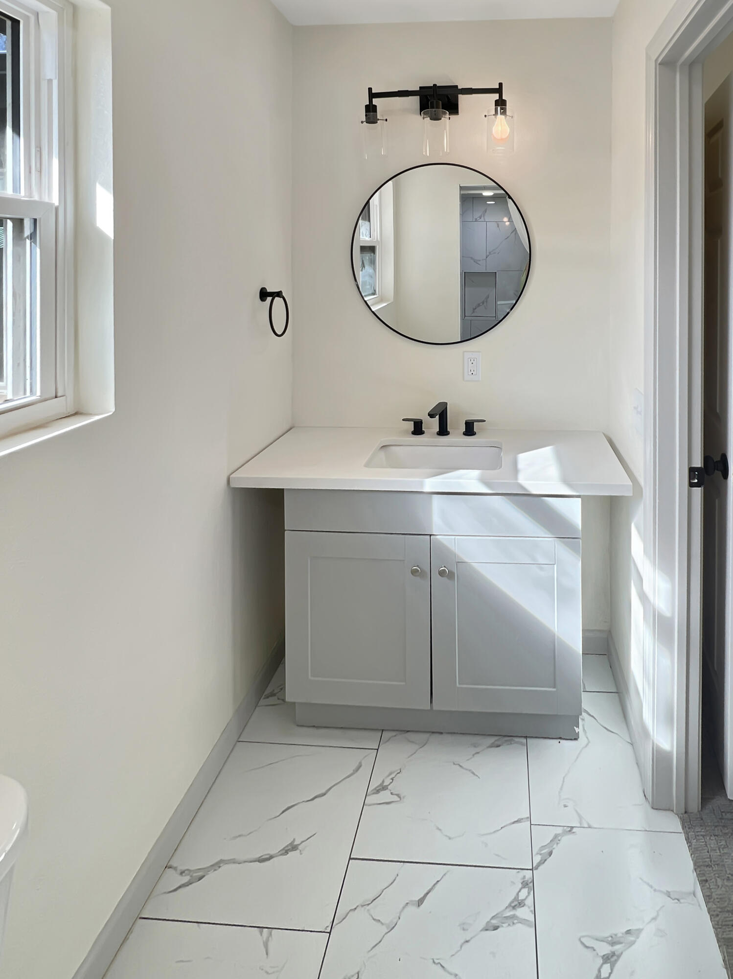 1212 9th Street Shallowater, TX 79363 - Photo 10 of 21 Primary Bathroom