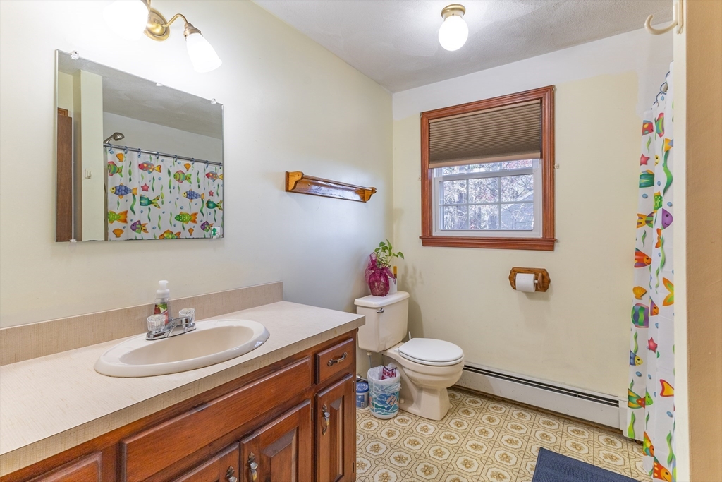 396 Old Farm Road Franklin, MA 02038 - Photo 12 of 35 Gallery Image 12