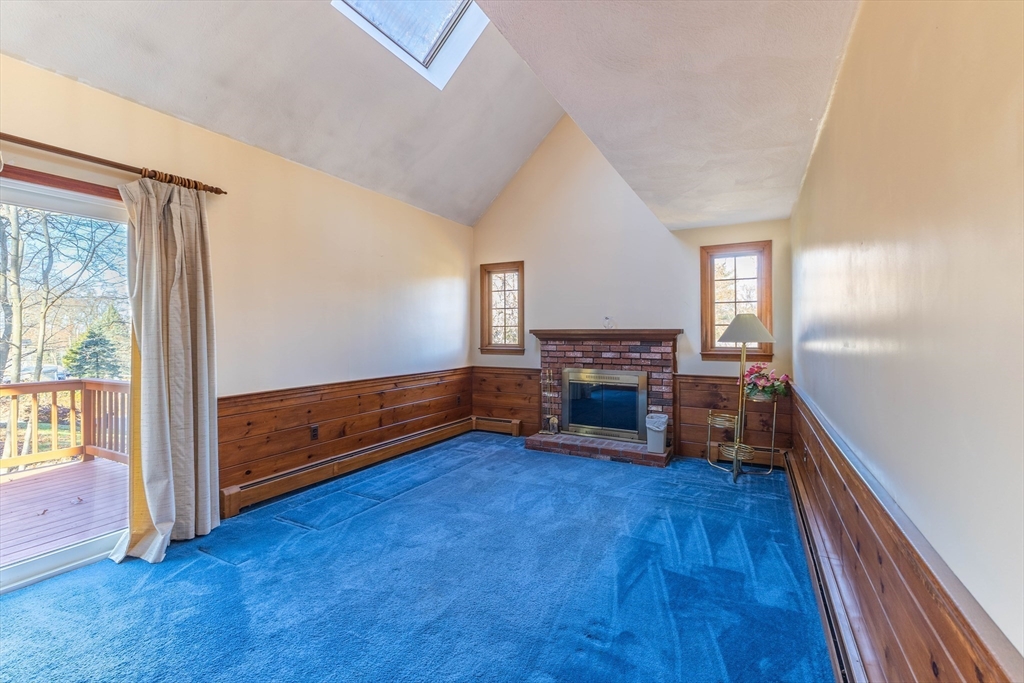 396 Old Farm Road Franklin, MA 02038 - Photo 9 of 35 Gallery Image 9