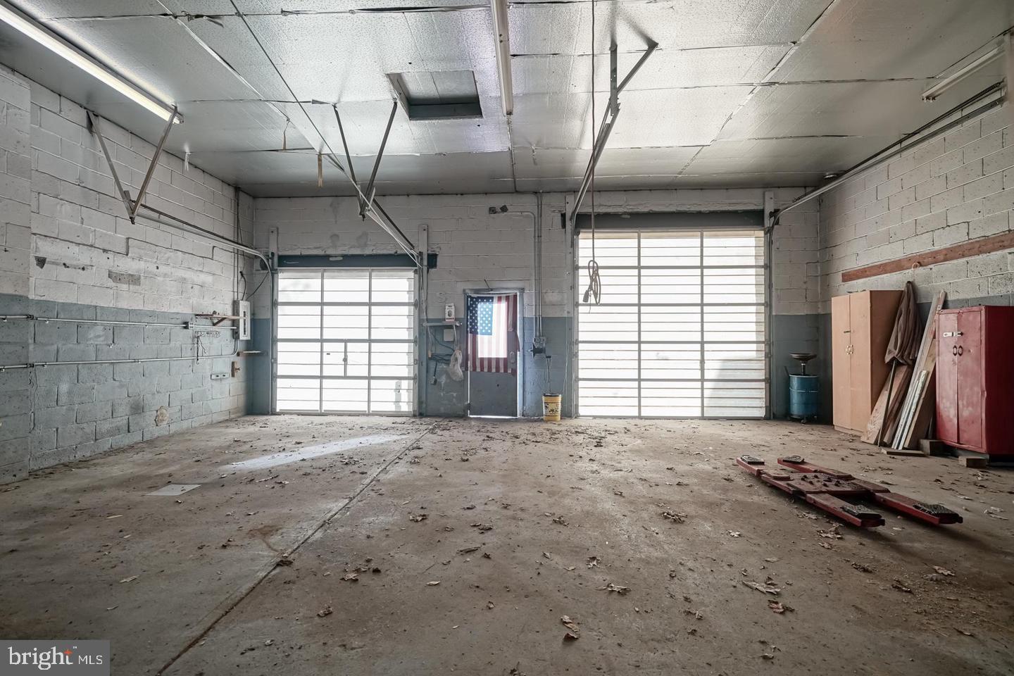 620 Johnson Road Sicklerville, NJ 08081 - Photo 25 of 27 interior photo of Garage