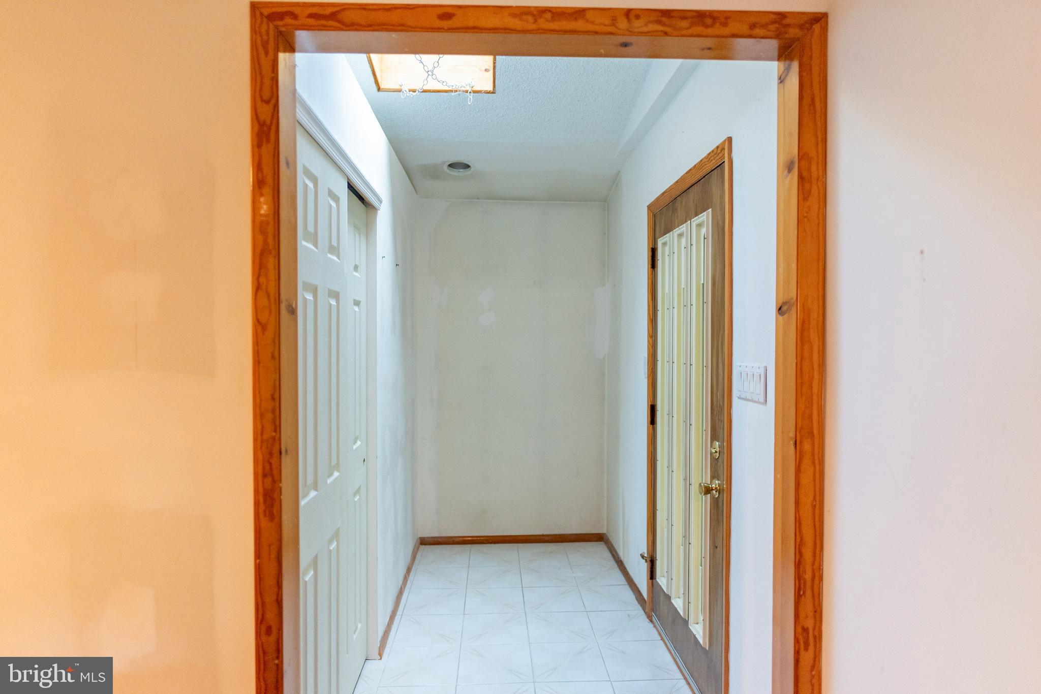 620 Johnson Road Sicklerville, NJ 08081 - Photo 7 of 27 Foyer