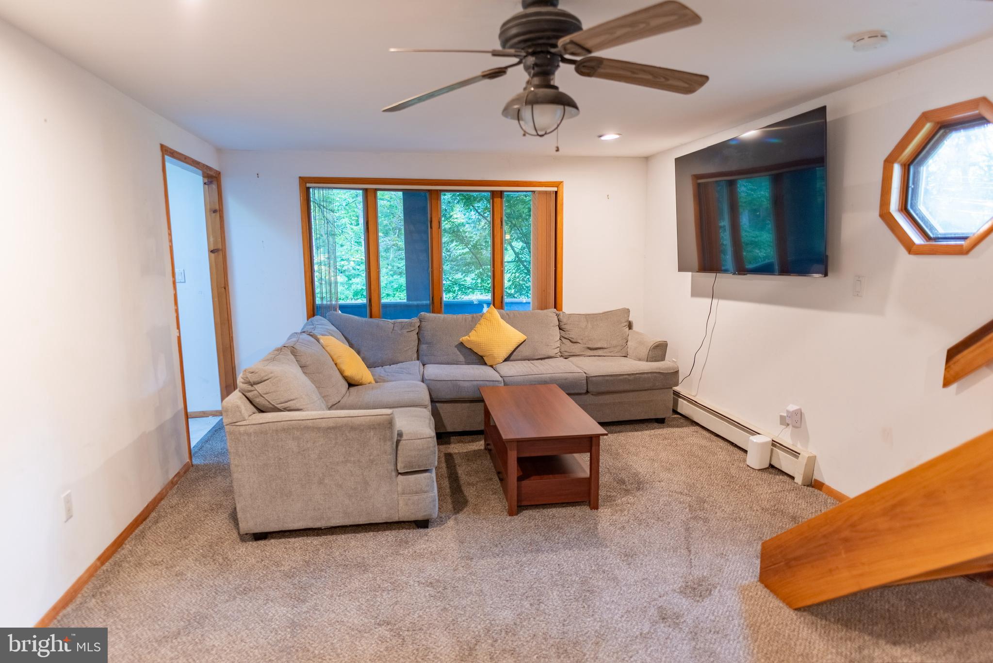 620 Johnson Road Sicklerville, NJ 08081 - Photo 8 of 27 Living room