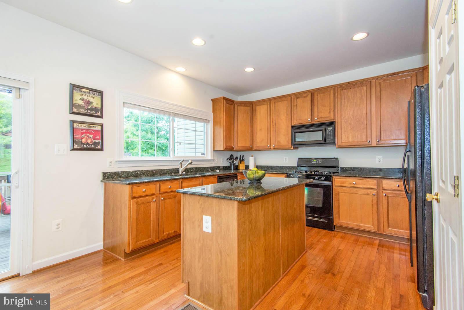 9189 Furey Road Lorton, VA 22079 - Photo 7 of 26 Kitchen