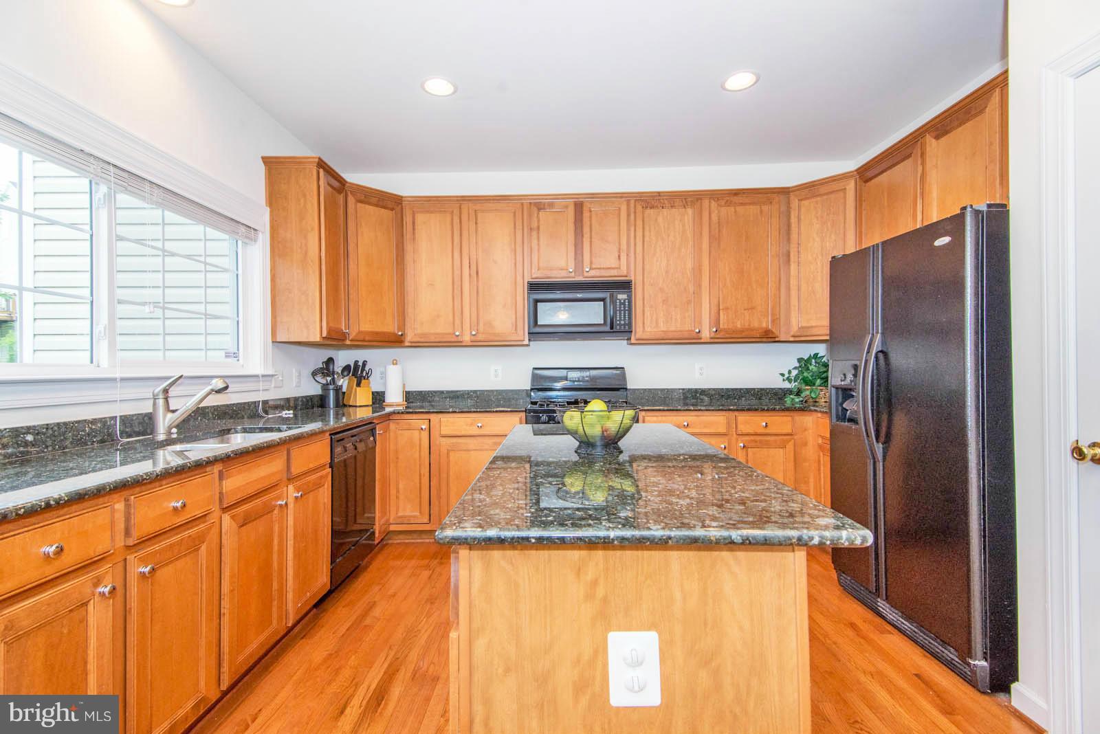 9189 Furey Road Lorton, VA 22079 - Photo 9 of 26 Kitchen