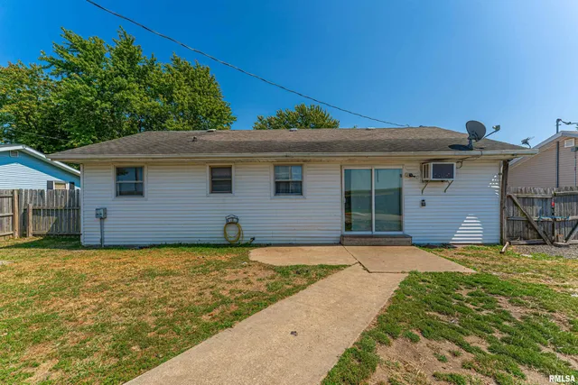 $89,900 | 131 North Street, Armington, IL 61721