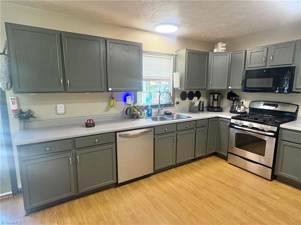 808 Creed Road Ararat, NC 27007 - Photo 11 of 28