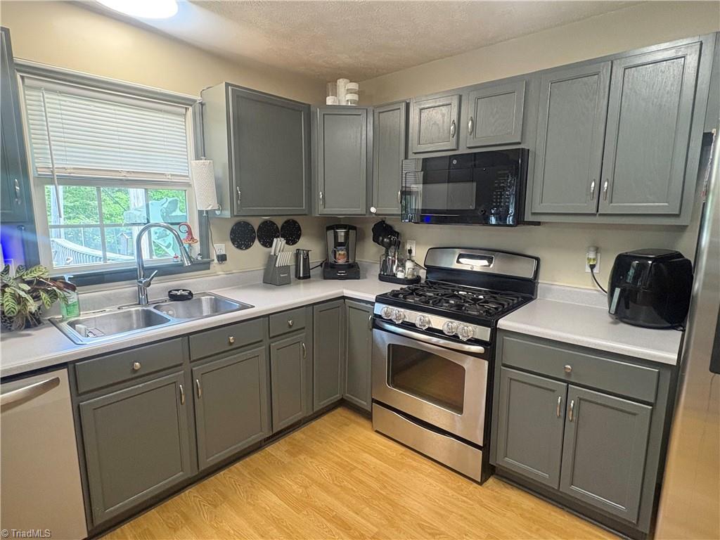 808 Creed Road Ararat, NC 27007 - Photo 10 of 28