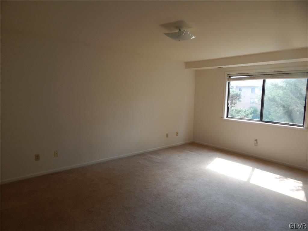 885 Cold Spring Road, Unit 8 Allentown, PA 18103 - Photo 8 of 10 Gallery Image 8