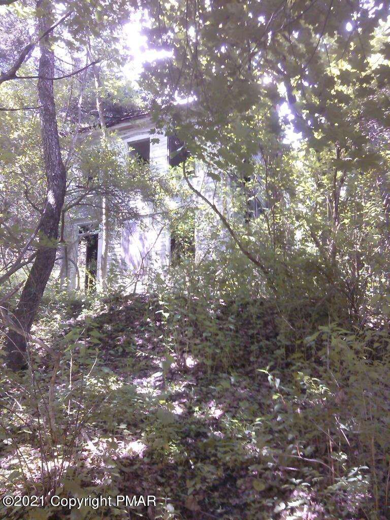 295 Correll Road Kunkletown, PA 18058 - Photo 1 of 1 a backyard of a building