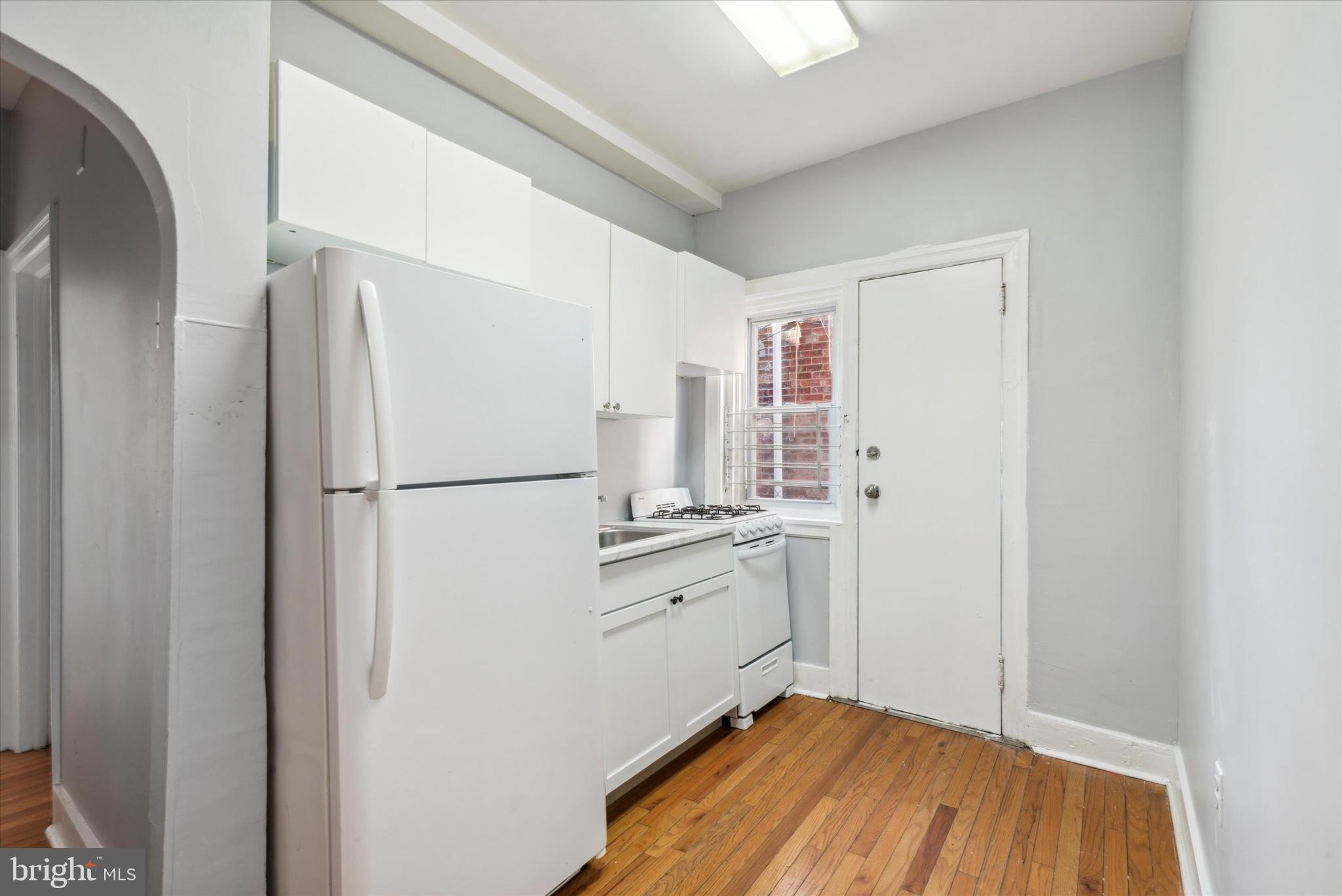 5236 Walnut Street, Unit 1R Philadelphia, PA 19139 - Photo 7 of 9