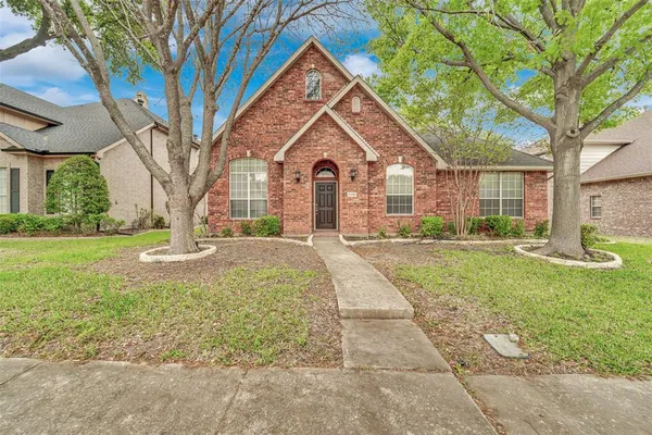 $368,000 | 5106 Petersburg Drive, Rowlett, TX 75088