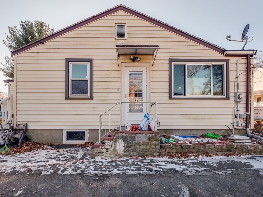 12 Hollis Road Lynn, MA 01904 - Photo 3 of 23 Gallery Image 3