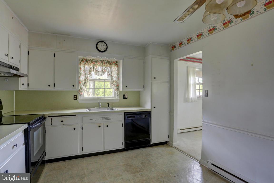 1118 Nissley Road Lancaster, PA 17601 - Photo 14 of 31 Gallery Image 14