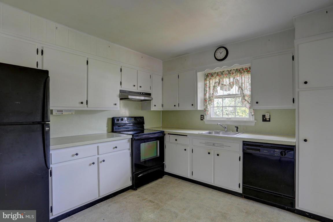 1118 Nissley Road Lancaster, PA 17601 - Photo 15 of 31 Gallery Image 15