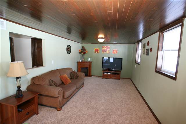 11867 Coon Hunters Road Blue Grass, IA 52726 - Photo 8 of 10 Gallery Image 8